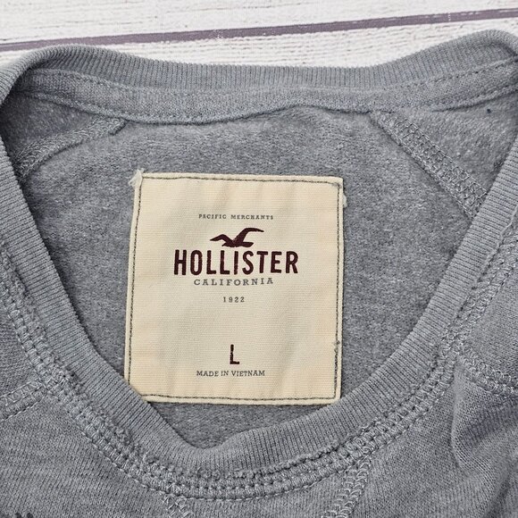 Hollister Women's Winter Fox Sequined Sweatshirt Size Large - Picture 3 of 5